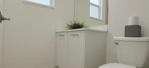 NEW House, Near Beaches, and MIA, Sleeps 8!