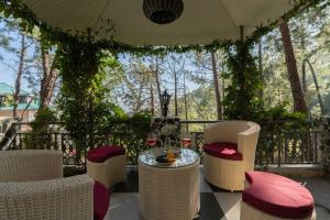 StayVista at Crescent Peak with Bonfire & Gazebo