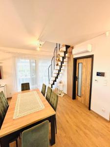 Willa Pałęczyno Pondside Retreat by BookingHost