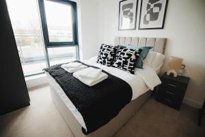 2 bed Leeds Centre - Free Parking, Private Terrace & Darts