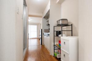 -Flats303- 1-minute walk from Okubo Station! 6-minute walk from Shin-Okubo Station! Within walking distance of Shinjuku Station!