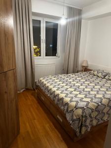 Stylish, Bright and Quiet, City Center Apartment