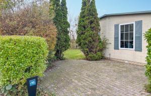 Awesome Stacaravan In Goedereede With Wifi