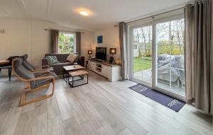 Awesome Stacaravan In Goedereede With Wifi