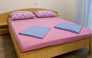 1 Bedroom Nice Apartment In Vir