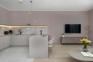 Stylowe Apartamenty z Parkingiem & Balkonem Greeneri Park by Noclegi Renters