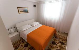 Stunning Apartment In Podstrana With Wifi