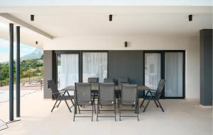 Beautiful Home In Klis