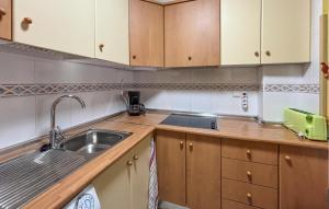 2 Bedroom Stunning Apartment In Torrevieja