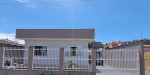 Linda casa com piscina Piçarras