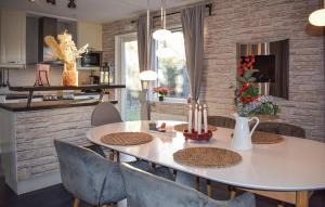 3 Bedroom Cozy Home In Simrishamn