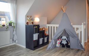 3 Bedroom Cozy Home In Simrishamn