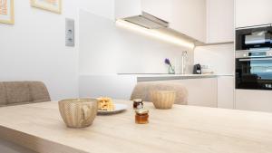 SUNSET SAILORS magic apartment