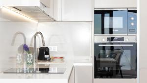 SUNSET SAILORS magic apartment