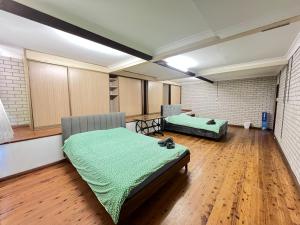 Room 72