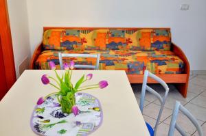 Renewed flat in a seafront building with pool