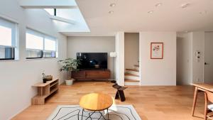 LIRI Aoi 和モダンな一軒家 JR弁天町駅3分 USJ 梅田 大阪城 本町へ直通