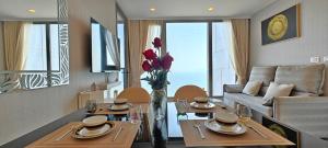 Copacabana Jomtien Condo with Private Pool(CBJ1)