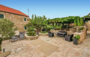 Pet Friendly Apartment In Bol With Wifi