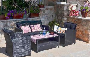 Pet Friendly Apartment In Bol With Wifi