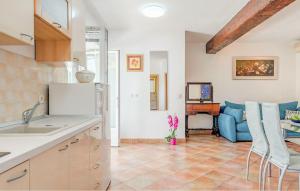 Pet Friendly Apartment In Bol With Wifi