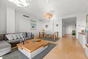 2303-Huge 2 bedrooms apt with sea view