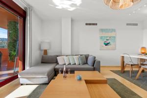 2303-Huge 2 bedrooms apt with sea view