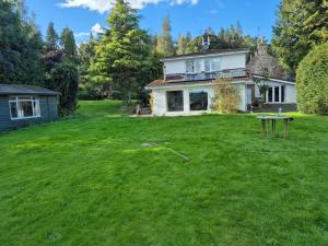 Hawick - House - Sleeps 9 - Hot Tub