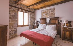 Gorgeous Apartment In Oprtalj With Wifi