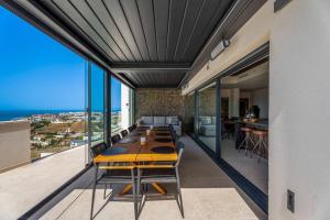 Luxury House Mirador Calaceite Torrox Costa, with Private Pool Jacuzzi and Wellness