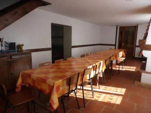 Grande maison de vacances avec piscine à Razès 190 m²