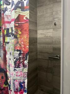 Estudio junto a estacion de bus y tren