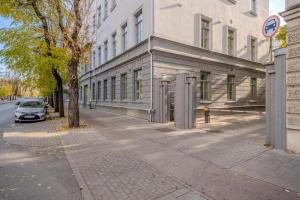 Central Apartment in Kaunas with Free Parking