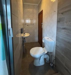 Spacious 7 bedroom house with pool and jacuzzi