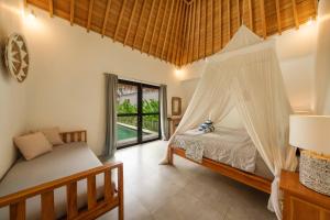 Tropical 2BR Pool Villa near Seminyak & Canggu