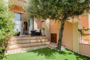 GuestHost - Lovely Villa with Garden img13