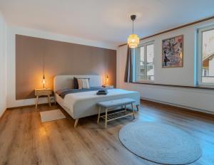 Spacious, stylish & central apartment, Great excursions in surrounding area