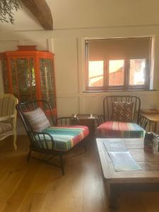 Stunning City Centre Loft near Goodwood