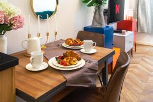 Golden Apartments in Warsaw - Cozy and Stylish Studio - Ząbkowska B