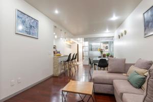 Chic 2BR Condo in Condesa steps from Parque Mexico