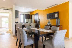 Exquisite Acapulco Retreat in La Isla Residence