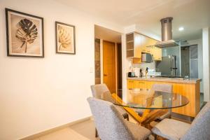 Modern 2 Bedroom Cozy Stay