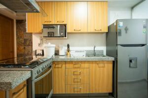 Modern 2 Bedroom Cozy Stay