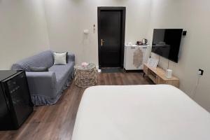 استيديو أنيق وهادئ بتسجيل ذاتي