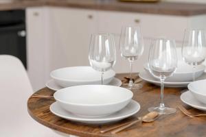 Modern and Elegant Apartment Filarskiego in Gdańsk with Air Conditioning & Parking and Gym by Renters Prestige