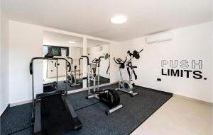 Gorgeous Home In Privlaka