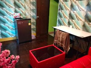 A classic hostel next to W district food market