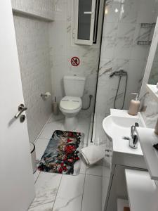 Adrianas Central Stay