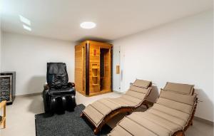 Gorgeous Home In Privlaka