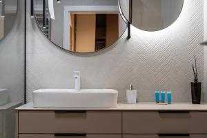 Kościuszki 22 Riverside Luxury Apartment by BookingHost